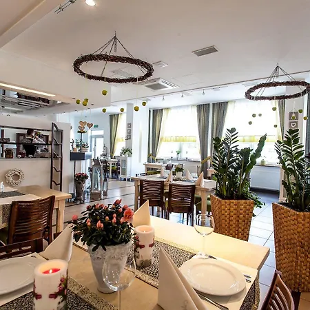 Alpex Hotel 2*
